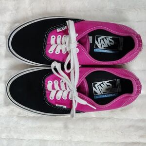 Black and pink Vans Size:7.5 Men's
